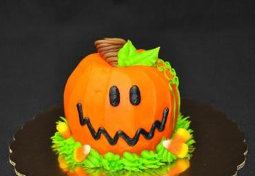 Halloween Jack-o-Lantern Cake